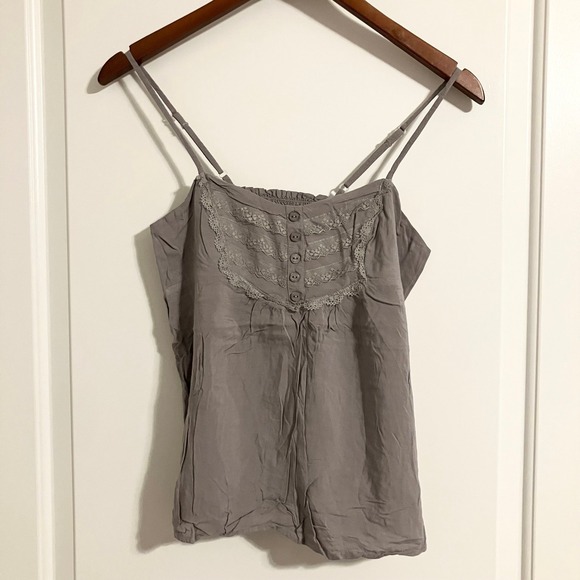 Kirra Tops - Kirra gray camisole tank top lace-trimmed button detail spaghetti strap Sz M